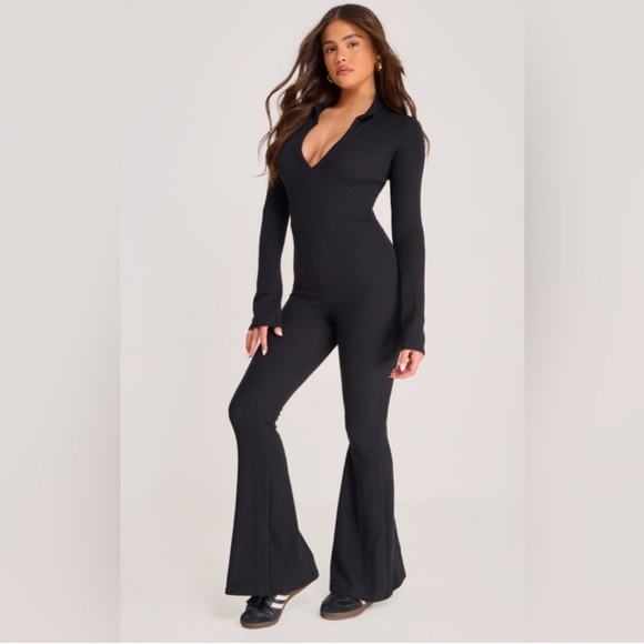 Pretty Little Thing Women’s Rib Collar Flare Leg Jumpsuit Size 8 NWT - Picture 1 of 5